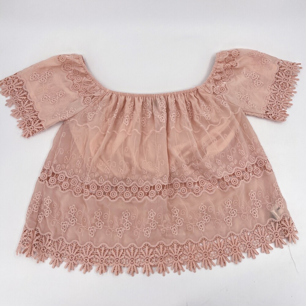 Jeans by Buffalo Shirt Womens Medium Rose Blouse Short Sleeve Lace Tassel Lace